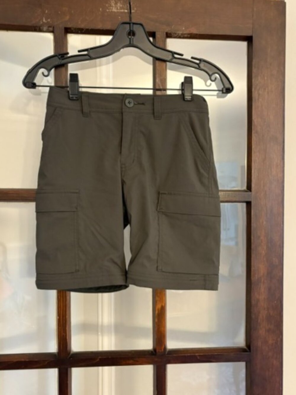 REI Boys Olive Green Cargo Shorts, Size Medium (10-12)